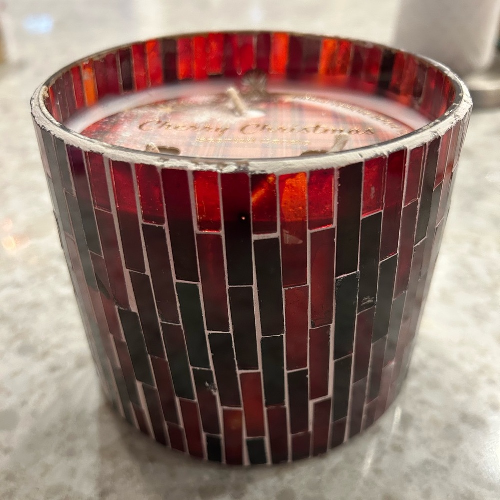 “New” Elegant Cherry Christmas Red Mosaic Glass Candle